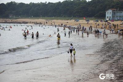 青岛第二海水浴场、第三海水浴场服务升级 ,洗海澡更“恣”儿了